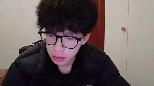 Snapshot of hangzi-0011 chatting on November 29, 2025, 12:05 pm hangzi-0011 online show from November 29, 2025, 12:05 pm