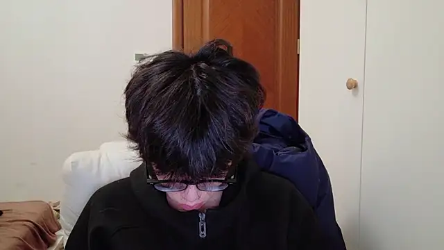 Snapshot of hangzi-0011 chatting on December 2, 2025, 11:12 am hangzi-0011 online show from December 2, 2025, 11:12 am