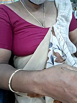 Snapshot of Tamilselviroja- chatting on October 17, 2025, 3:58 pm Tamilselviroja- online show from October 17, 2025, 3:58 pm