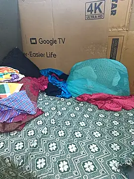 Snapshot of Tamilselviroja- chatting on November 11, 2025, 4:02 pm Tamilselviroja- online show from November 11, 2025, 4:02 pm