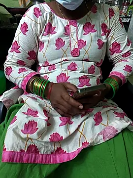 Snapshot of Tamilselviroja- chatting on April 6, 2026, 3:02 pm Tamilselviroja- online show from April 6, 2026, 3:02 pm