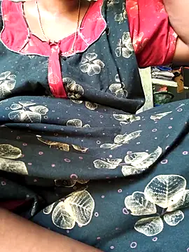 Snapshot of Tamilselviroja- chatting on October 7, 2025, 4:24 am Tamilselviroja- online show from October 7, 2025, 4:24 am