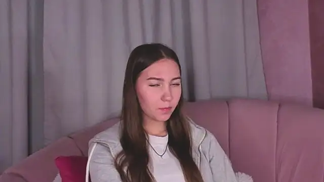 OliviaLay online show from January 19, 2026, 12:20 pm