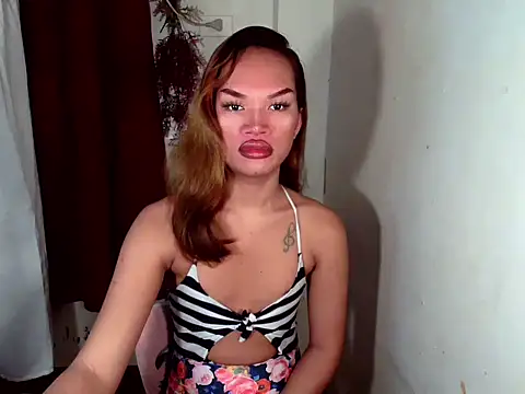 amandareddragon online show from October 29, 2025, 5:17 am