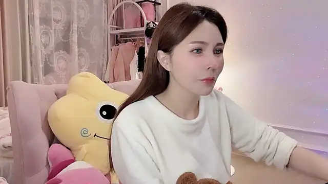 Snapshot of Titi-175 chatting on October 29, 2025, 11:20 am Titi-175 online show from October 29, 2025, 11:20 am