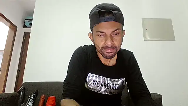 Snapshot of XxvanxX chatting on November 9, 2025, 4:00 pm XxvanxX online show from November 9, 2025, 4:00 pm