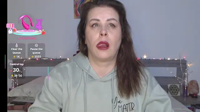 1Felicity1 online show from October 7, 2025, 4:02 am