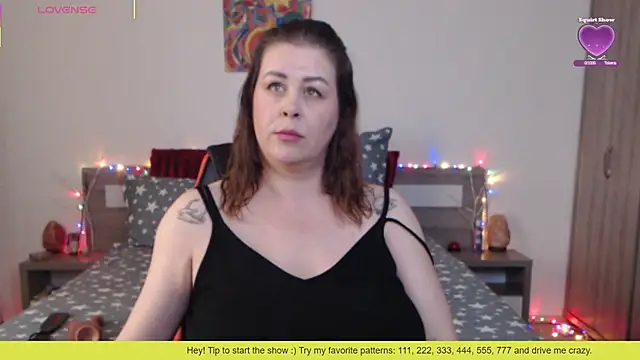 1Felicity1 online show from November 10, 2025, 11:26 am