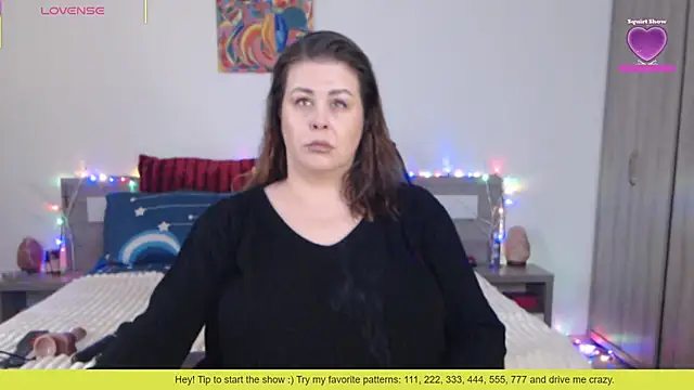 1Felicity1 online show from November 7, 2025, 10:53 am