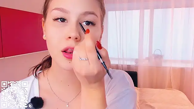 Snapshot of MondoNeko chatting on November 7, 2025, 7:13 am MondoNeko online show from November 7, 2025, 7:13 am