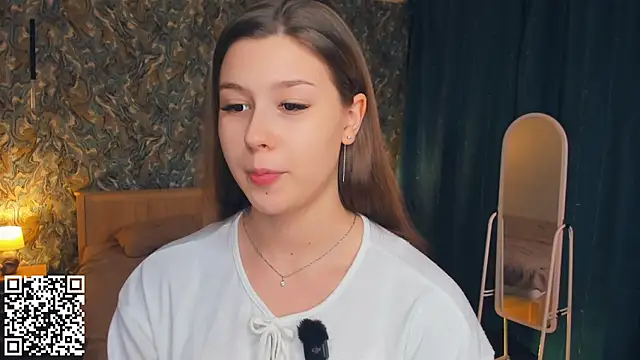 Snapshot of MondoNeko chatting on December 3, 2025, 7:08 am MondoNeko online show from December 3, 2025, 7:08 am