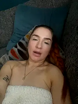 Snapshot of Cherry-L-28 chatting on November 25, 2025, 2:39 pm Cherry-L-28 online show from November 25, 2025, 2:39 pm