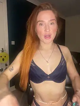 Snapshot of Cherry-L-28 chatting on November 3, 2025, 9:07 pm Cherry-L-28 online show from November 3, 2025, 9:07 pm