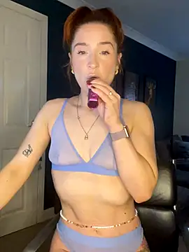 Snapshot of Cherry-L-28 chatting on November 13, 2025, 12:42 pm Cherry-L-28 online show from November 13, 2025, 12:42 pm