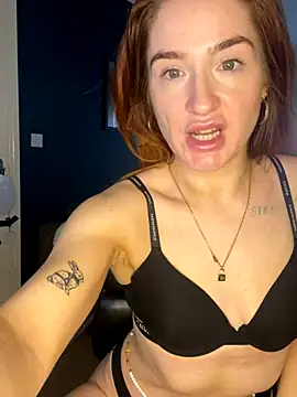 Snapshot of Cherry-L-28 chatting on October 28, 2025, 11:53 am Cherry-L-28 online show from October 28, 2025, 11:53 am