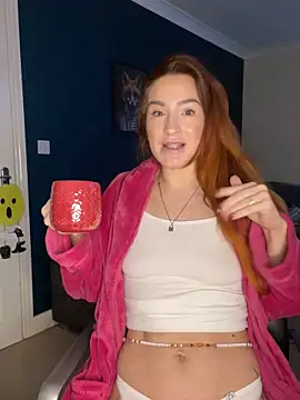 Snapshot of Cherry-L-28 chatting on November 15, 2025, 8:18 am Cherry-L-28 online show from November 15, 2025, 8:18 am