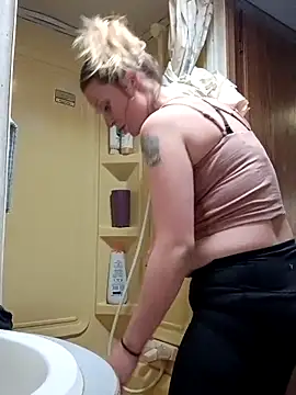 Snapshot of Queen2454 chatting on April 7, 2026, 6:21 pm Queen2454 online show from April 7, 2026, 6:21 pm