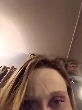 Snapshot of Queen2454 chatting on February 27, 2026, 12:16 pm Queen2454 online show from February 27, 2026, 12:16 pm