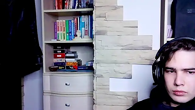  Chris Next Door  online show from October 8, 2025, 2:07 pm