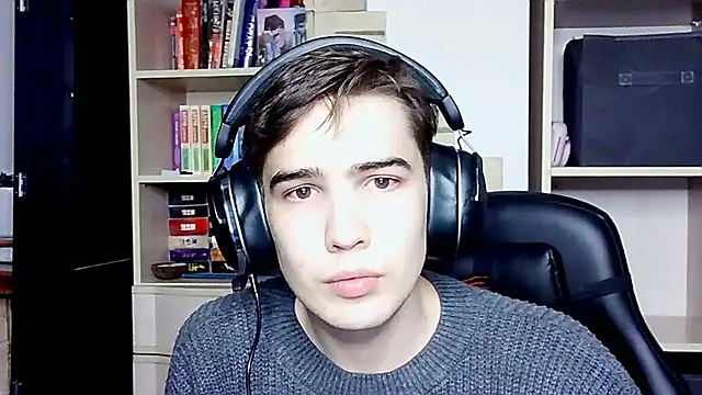  Chris Next Door  online show from October 16, 2025, 2:58 pm