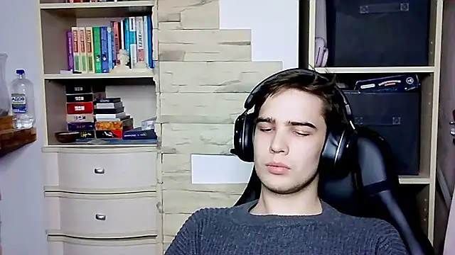  Chris Next Door  online show from October 13, 2025, 5:25 pm