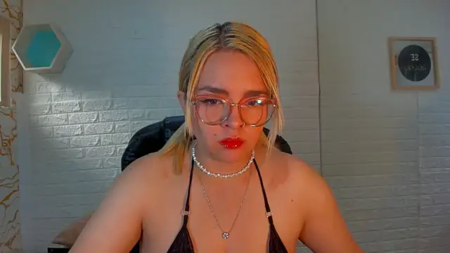 Eily Blunts online show from October 20, 2025, 12:49 pm