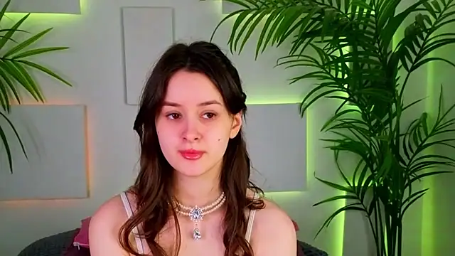 EvaSwen online show from December 20, 2025, 9:06 pm