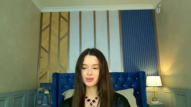 EvaSwen online show from June 12, 2026, 10:57 am