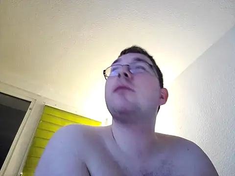 stivi2526 online show from November 6, 2025, 8:13 pm