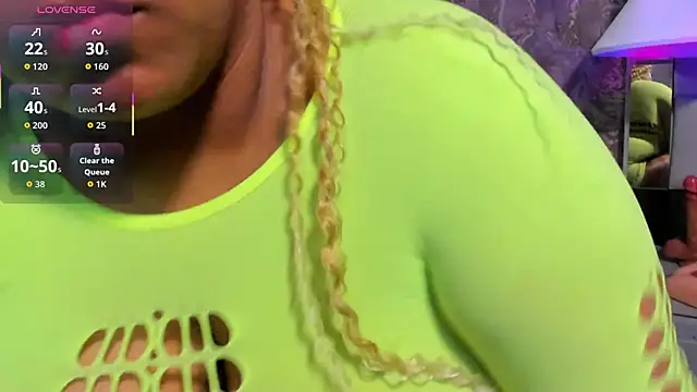 Snapshot of Fenty_melo chatting on October 10, 2025, 7:47 pm Fenty melo online show from October 10, 2025, 7:47 pm