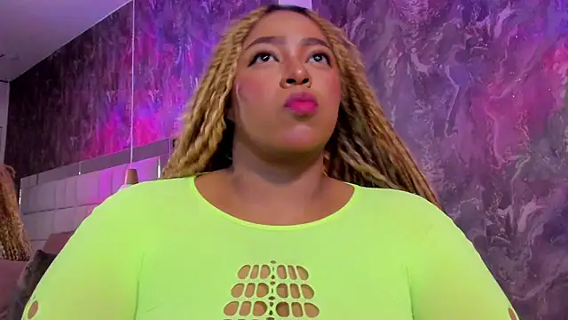 Snapshot of Fenty_melo chatting on November 17, 2025, 3:54 am Fenty melo online show from November 17, 2025, 3:54 am