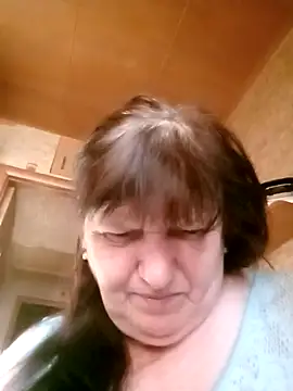 Apeesynka55211 online show from May 6, 2026, 3:21 am