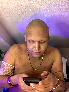 Snapshot of Josuehl13 chatting on October 6, 2025, 2:57 am Josuehl13 online show from October 6, 2025, 2:57 am