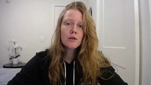 Snapshot of naughtyfox89 chatting on April 18, 2026, 3:20 am naughtyfox89 online show from April 18, 2026, 3:20 am
