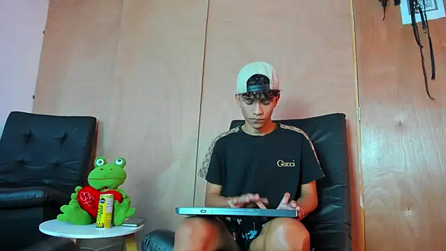 milo crave online show from October 6, 2025, 8:42 pm