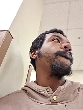 Snapshot of MrBigDickShow chatting on November 3, 2025, 6:22 pm MrBigDickShow online show from November 3, 2025, 6:22 pm