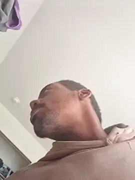 Snapshot of MrBigDickShow chatting on December 18, 2025, 8:23 pm MrBigDickShow online show from December 18, 2025, 8:23 pm