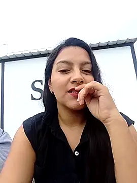 Sexy Nayra outdoors online show from October 1, 2025, 9:40 pm