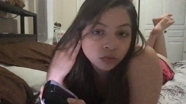 Snapshot of bunnygorl12 chatting on April 16, 2026, 5:30 am bunnygorl12 online show from April 16, 2026, 5:30 am