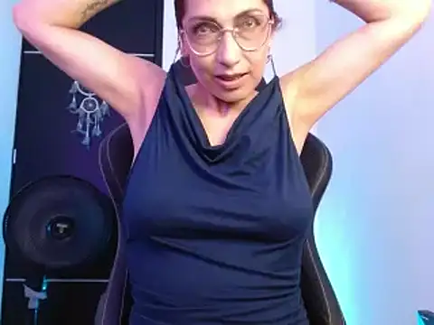 Snapshot of Angel_blackhot chatting on February 11, 2026, 4:01 am Angel blackhot online show from February 11, 2026, 4:01 am