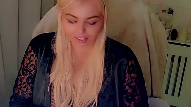 Snapshot of Siren-xiv chatting on December 5, 2025, 1:27 am Siren-xiv online show from December 5, 2025, 1:27 am