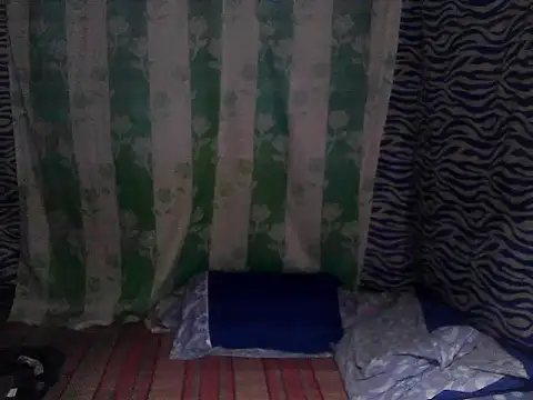 Snapshot of cris_tita chatting on April 12, 2026, 11:57 am cris tita online show from April 12, 2026, 11:57 am