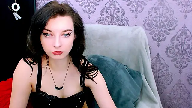 DominantLuna online show from February 12, 2026, 8:30 pm