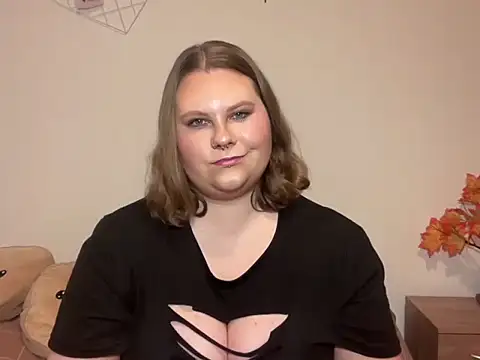 Snapshot of BriannaFlirty chatting on November 22, 2025, 7:18 am BriannaFlirty online show from November 22, 2025, 7:18 am