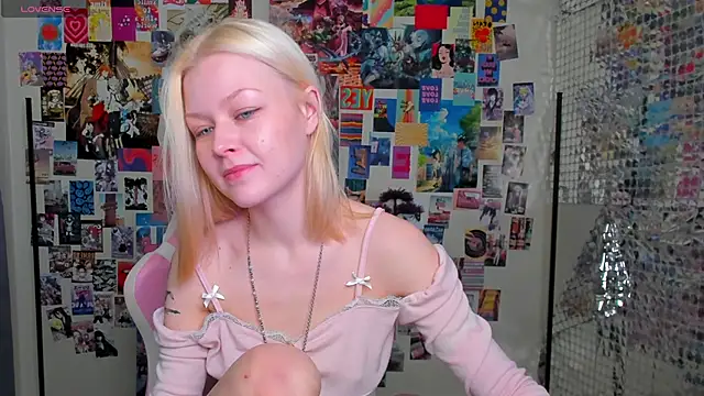 Snapshot of Callista_a chatting on November 4, 2025, 11:03 am Callista a online show from November 4, 2025, 11:03 am