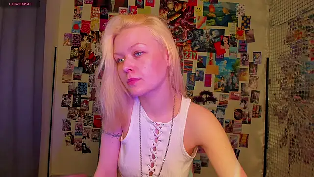 Snapshot of Callista_a chatting on November 6, 2025, 11:25 am Callista a online show from November 6, 2025, 11:25 am