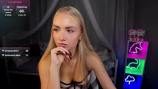 Snapshot of TessaGrays chatting on October 24, 2025, 9:52 am TessaGrays online show from October 24, 2025, 9:52 am