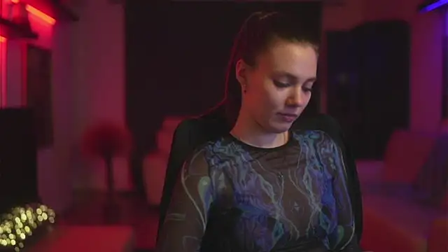 Snapshot of CandyStorm chatting on November 24, 2025, 10:10 pm CandyStorm online show from November 24, 2025, 10:10 pm