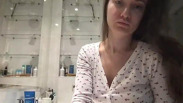 Justamanda1 online show from October 1, 2025, 12:20 pm