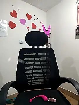 Snapshot of Valentina_Squirt- chatting on October 8, 2025, 9:33 am Valentina Squirt- online show from October 8, 2025, 9:33 am